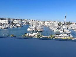 Spectacular Lagos Marina View apt on Promenade