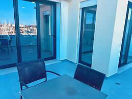 Spectacular Lagos Marina View apt on Promenade