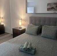 Spectacular Lagos Marina View apt on Promenade
