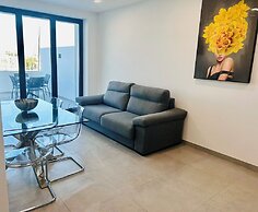 Spectacular Lagos Marina View apt on Promenade