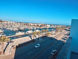 Spectacular Lagos Marina View apt on Promenade