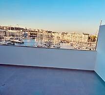 Spectacular Lagos Marina View apt on Promenade
