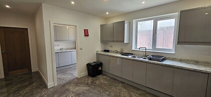 Citrine Suite 4 Bed House in Stoke on Trent