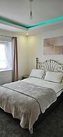 Citrine Suite 4 Bed House in Stoke on Trent