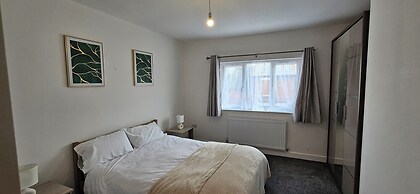 Citrine Suite 4 Bed House in Stoke on Trent