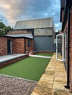 Citrine Suite 4 Bed House in Stoke on Trent