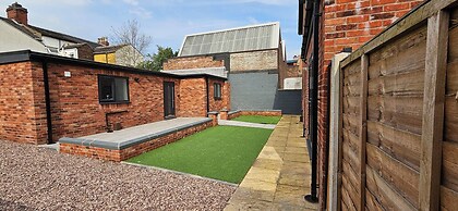 Citrine Suite 4 Bed House in Stoke on Trent