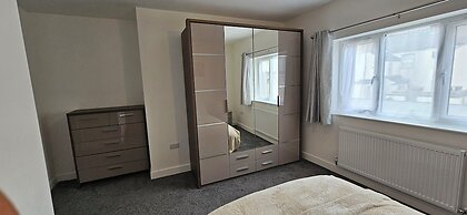 Citrine Suite 4 Bed House in Stoke on Trent