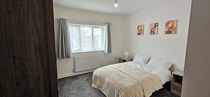 Citrine Suite 4 Bed House in Stoke on Trent