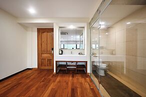 Red Sun Airport Saigon Hotel