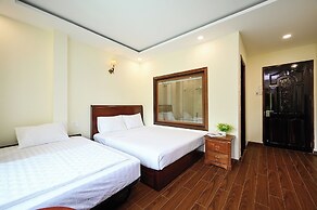 Red Sun Airport Saigon Hotel