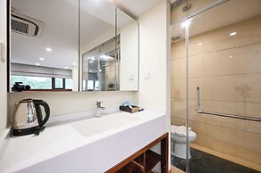 Red Sun Airport Saigon Hotel