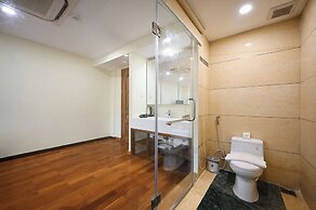 Red Sun Airport Saigon Hotel