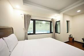 Red Sun Airport Saigon Hotel