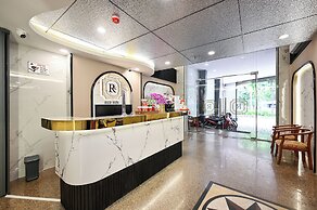 Red Sun Airport Saigon Hotel