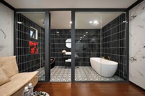 Red Sun Airport Saigon Hotel