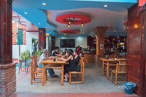 Ruby Riverside Hotel & Hostel