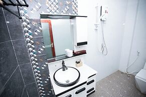 Ruby Riverside Hotel & Hostel