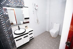 Ruby Riverside Hotel & Hostel