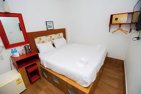 Ruby Riverside Hotel & Hostel