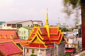 Ruby Riverside Hotel & Hostel