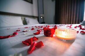 Ruby Riverside Hotel & Hostel