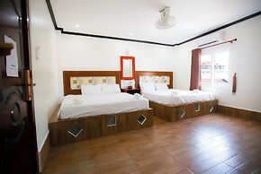 Ruby Riverside Hotel & Hostel