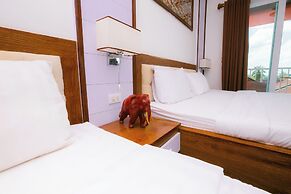 Ruby Riverside Hotel & Hostel