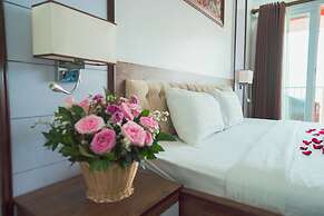 Ruby Riverside Hotel & Hostel