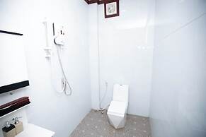 Ruby Riverside Hotel & Hostel