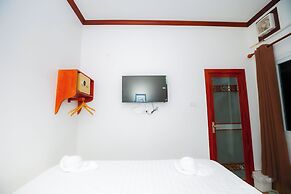 Ruby Riverside Hotel & Hostel