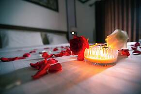 Ruby Riverside Hotel & Hostel