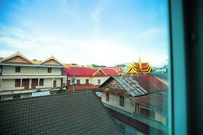 Ruby Riverside Hotel & Hostel