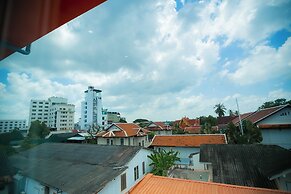 Ruby Riverside Hotel & Hostel