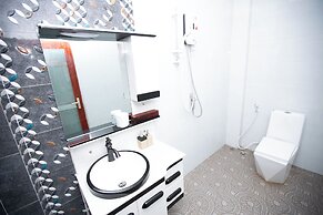 Ruby Riverside Hotel & Hostel