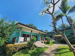 Tum Mai Kaew Lanta Resort