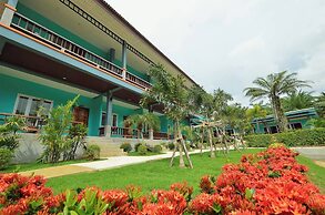 Tum Mai Kaew Lanta Resort