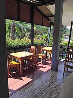 Tum Mai Kaew Lanta Resort