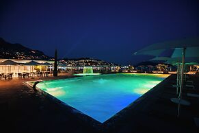 Palmon Bay Hotel & Spa