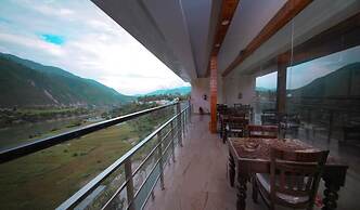 Amritara Social Palace