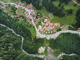 Ayder Altiparmak  Suit