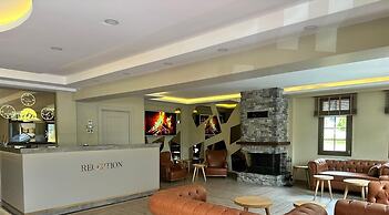 Ayder Altiparmak  Suit