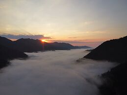 Ayder Altiparmak  Suit