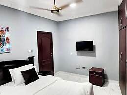 Beautiful Cozy 2 Bed Near Highway