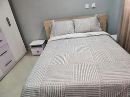 Beautiful Cozy 2 Bed Near Highway