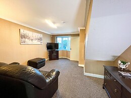 Taylor Close Holiday Home