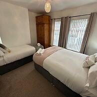 2br Stylish Ormeau Road House