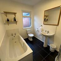 2br Stylish Ormeau Road House