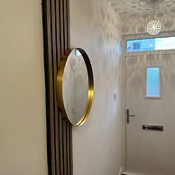 2br Stylish Ormeau Road House