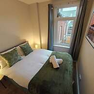 3br Ormeau Chic House